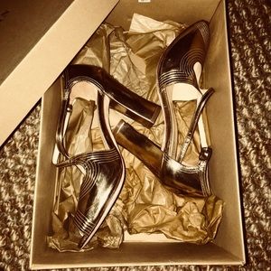 Cole hann gold heels